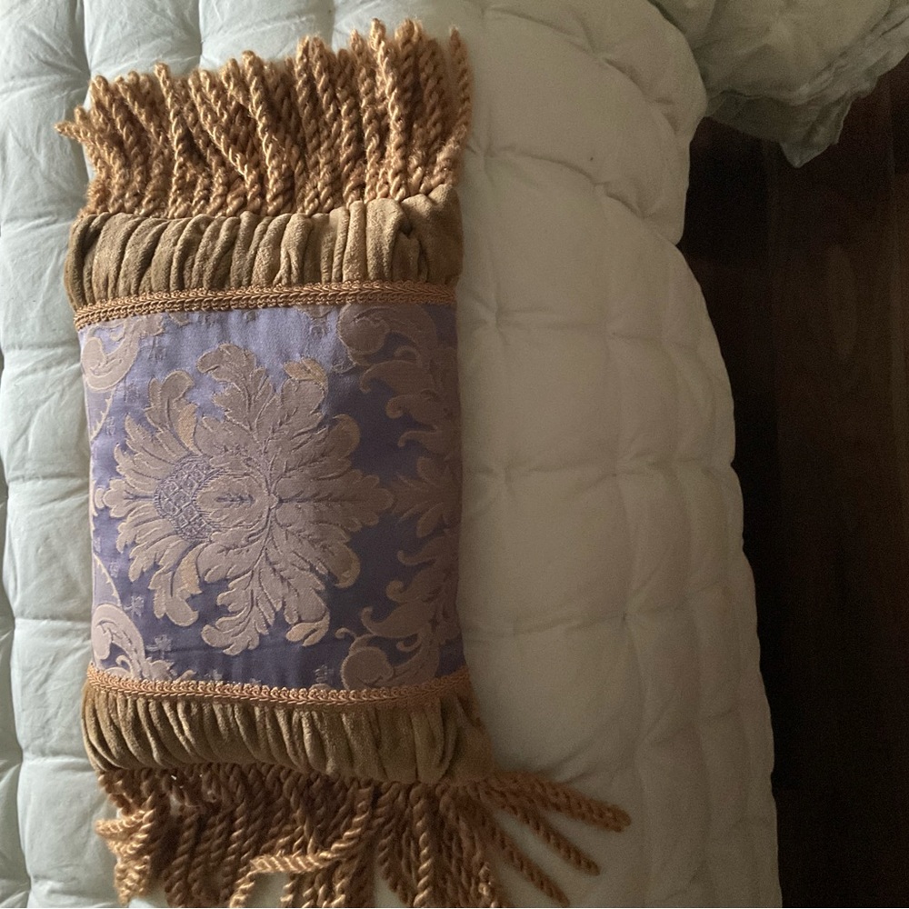 Sheila Davlin pillow.